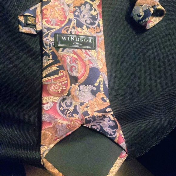 Windsor tie - Picture 2 of 4